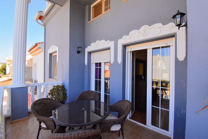 Image No.13-6 Bed Townhouse for sale