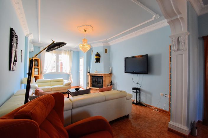 Image No.6-6 Bed Townhouse for sale