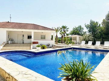 4 Bed Villa for sale