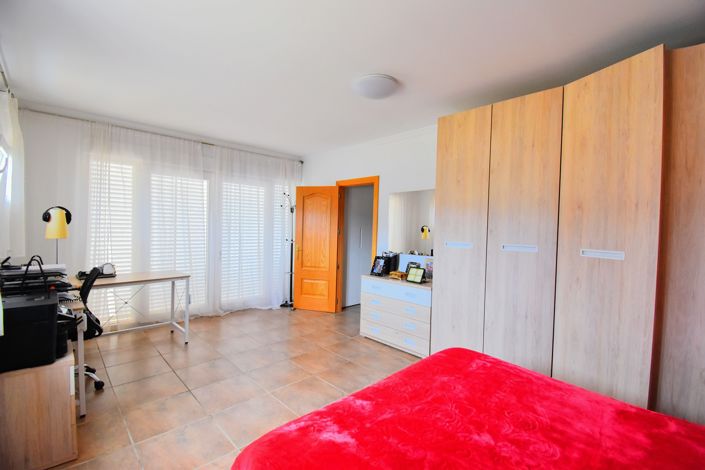 Image No.12-4 Bed Villa for sale