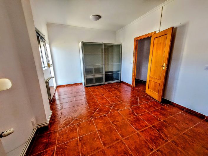 Image No.12-3 Bed Villa for sale