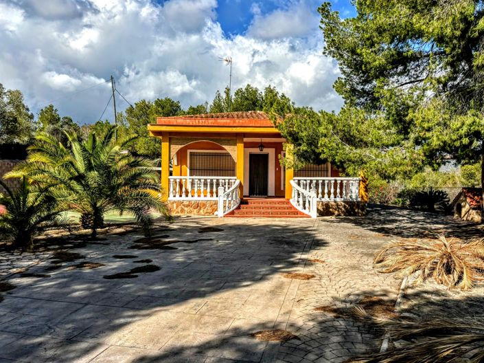 Image No.1-3 Bed Villa for sale