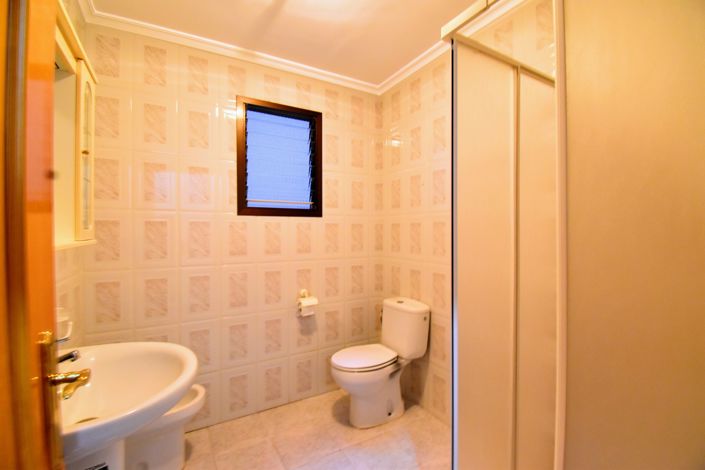 Image No.7-5 Bed Townhouse for sale