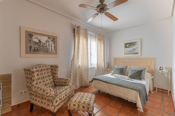 Image No.12-6 Bed Villa for sale