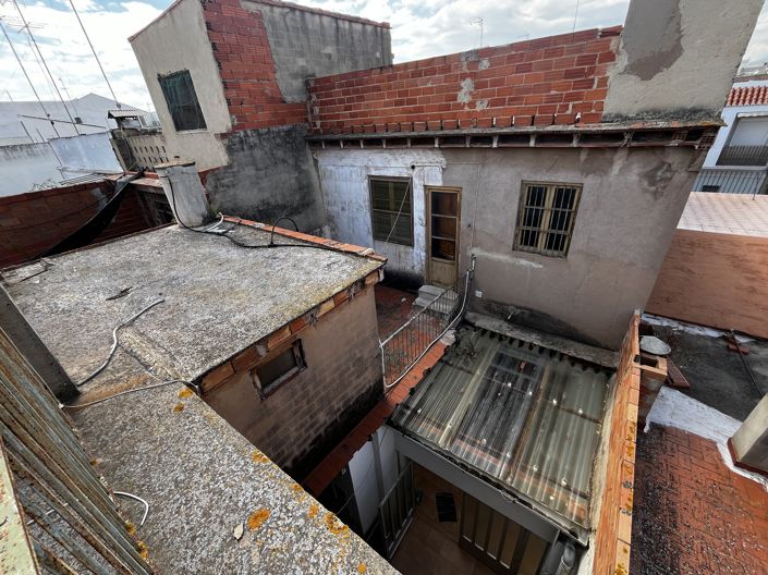 Image No.4-6 Bed Townhouse for sale