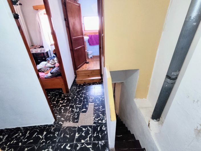 Image No.8-2 Bed Townhouse for sale