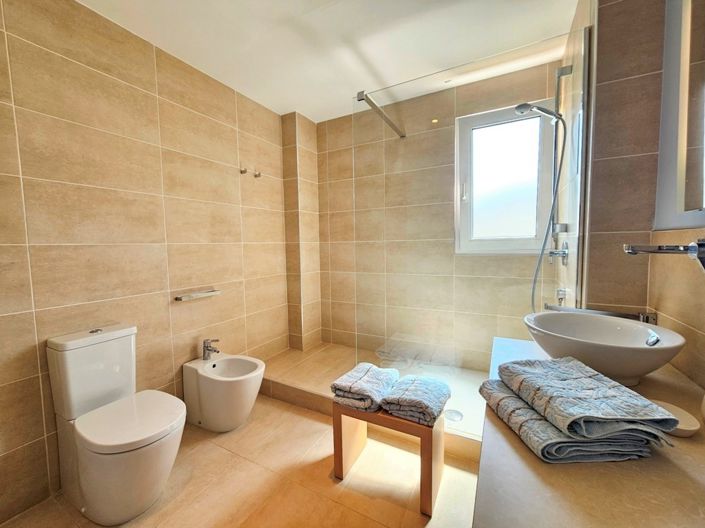 Image No.13-5 Bed Villa for sale