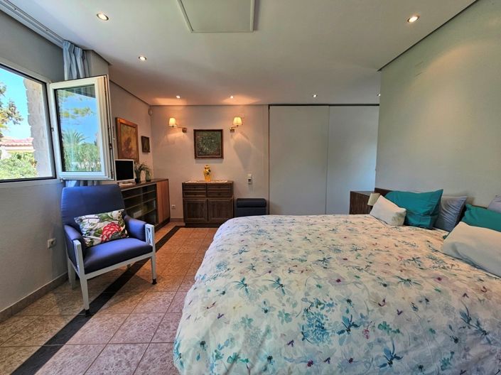 Image No.15-5 Bed Villa for sale