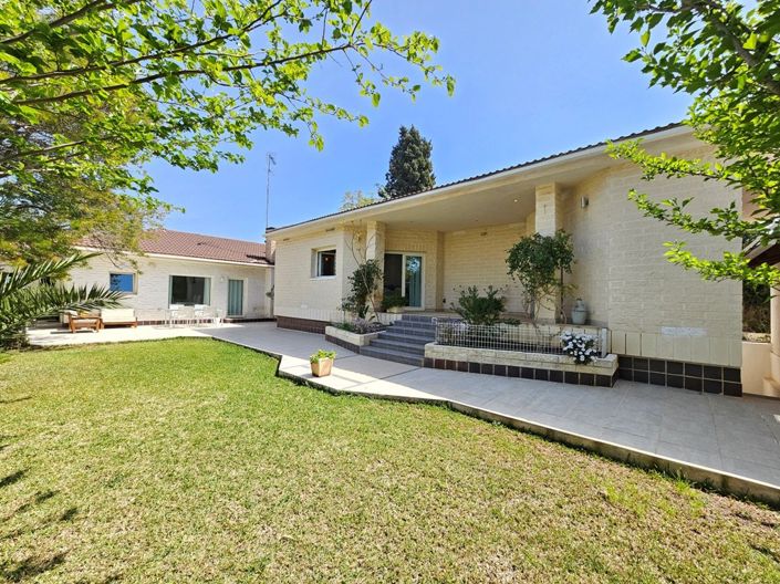 Image No.2-5 Bed Villa for sale