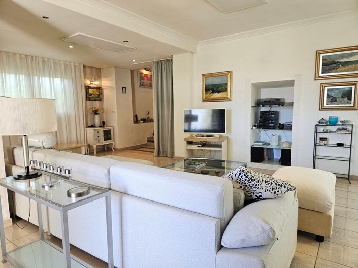 Image No.6-5 Bed Villa for sale