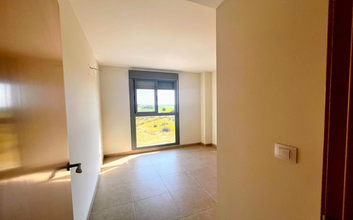 Image No.11-2 Bed Property for sale