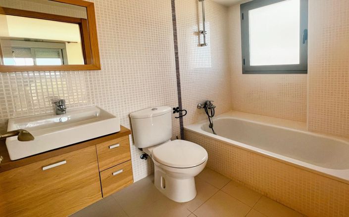 Image No.18-2 Bed Property for sale