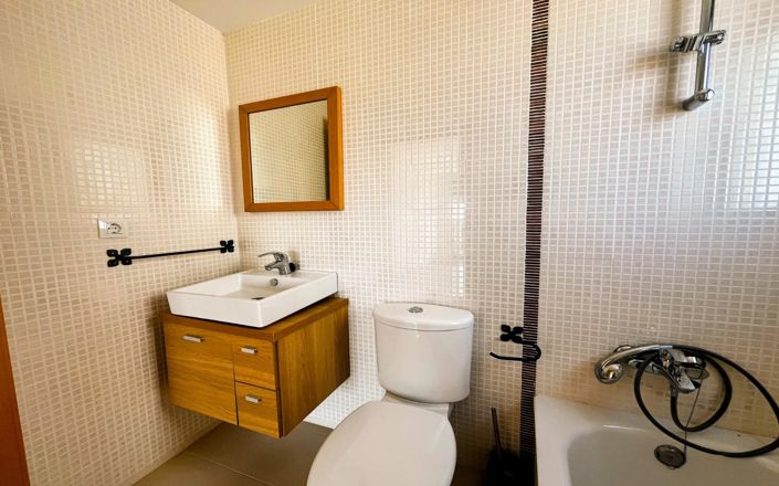 Image No.19-2 Bed Property for sale