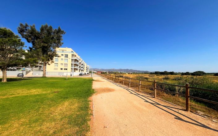 Image No.25-2 Bed Property for sale