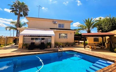4 Bed Villa for sale