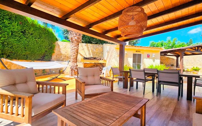 Image No.2-4 Bed Villa for sale