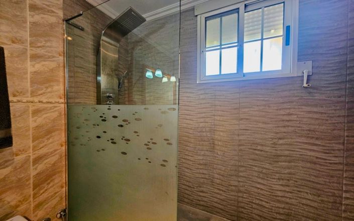 Image No.22-4 Bed Villa for sale