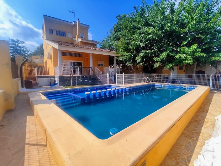 Image No.1-4 Bed Villa for sale