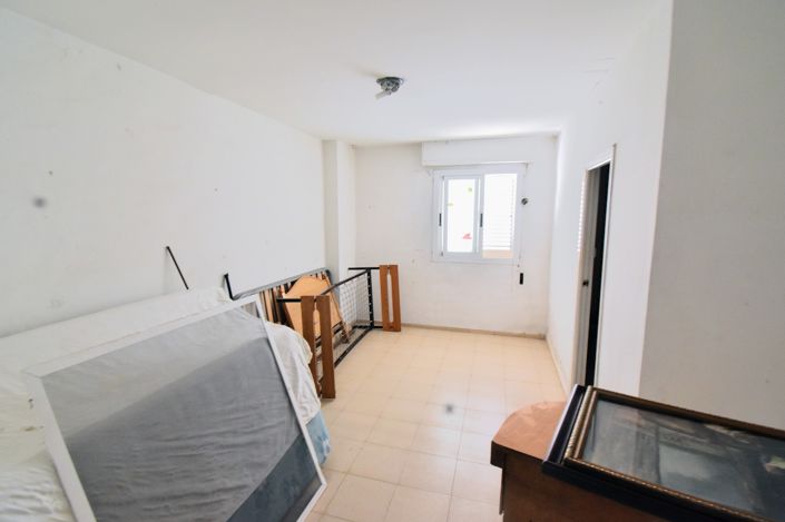 Image No.18-17 Bed Villa for sale