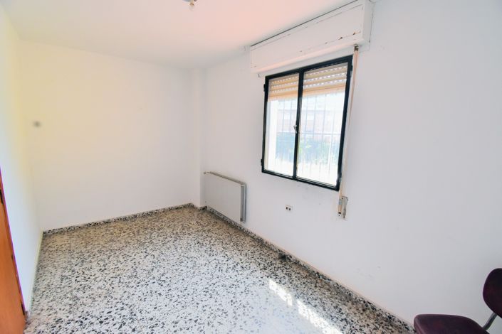 Image No.21-17 Bed Villa for sale