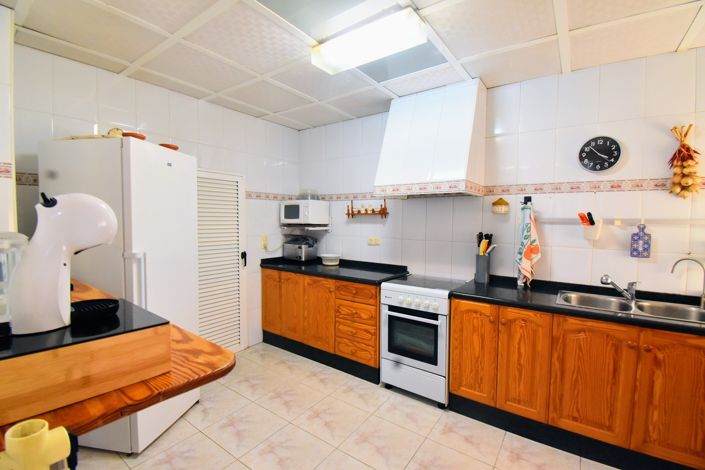 Image No.4-17 Bed Villa for sale