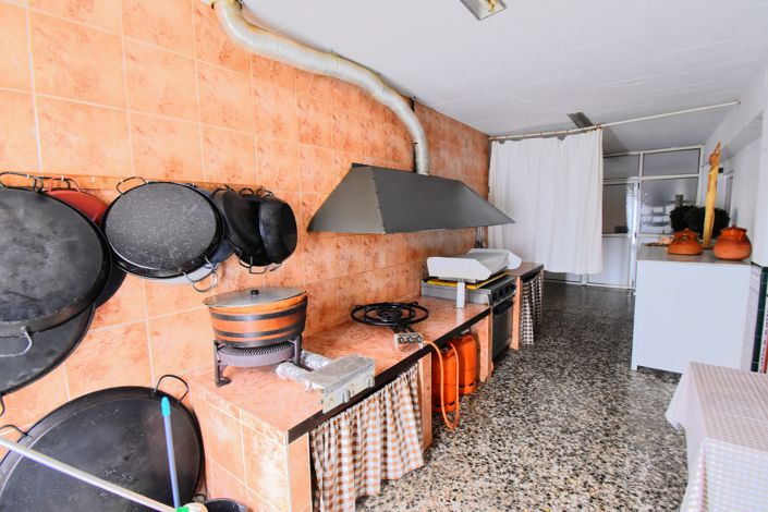 Image No.7-17 Bed Villa for sale