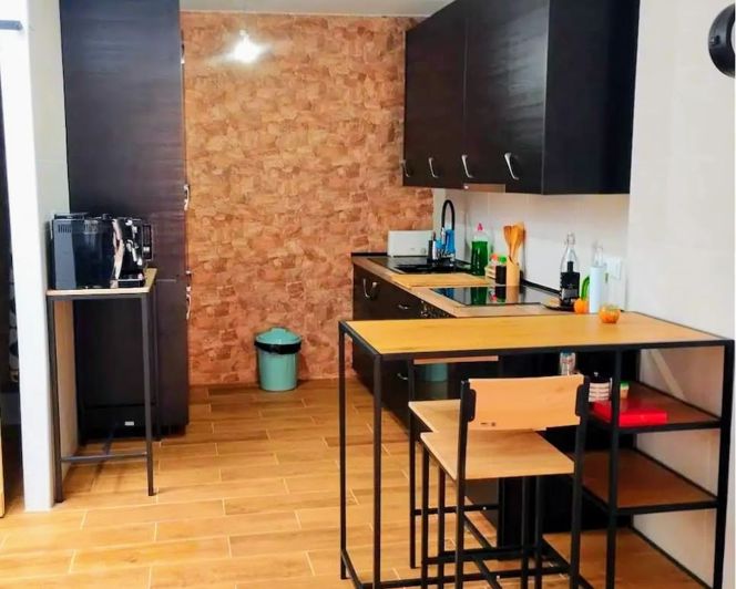 Image No.9-1 Bed Townhouse for sale