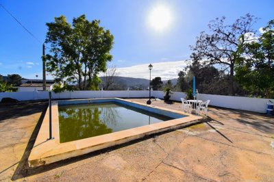 5 Bed Villa for sale