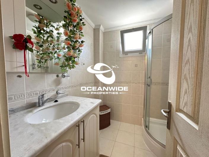 Image No.10-3 Bed Apartment for sale