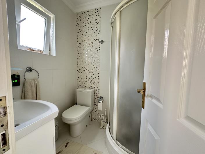 Image No.15-4 Bed Villa for sale