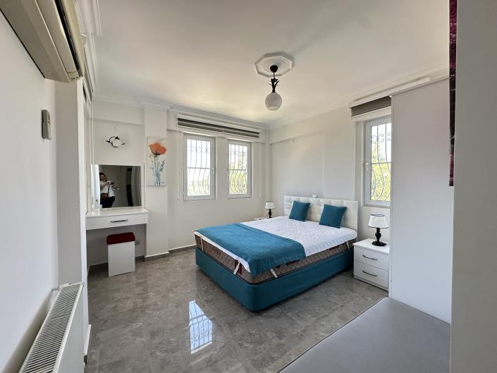 Image No.10-5 Bed Villa for sale