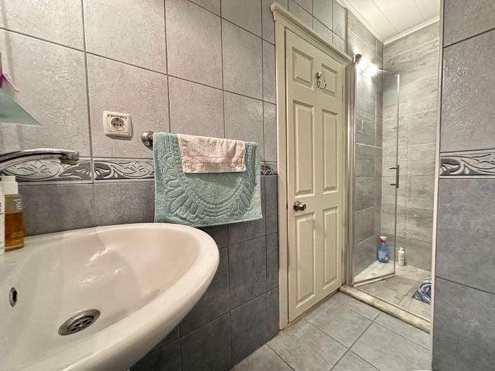 Image No.23-4 Bed Apartment for sale