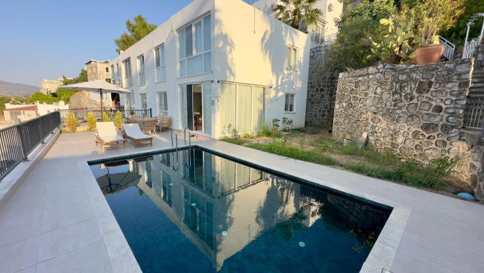 Image No.2-3 Bed Villa for sale