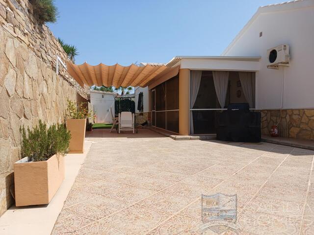 Image No.6-3 Bed Villa for sale