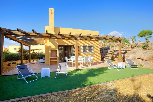 Image No.1-3 Bed Villa for sale