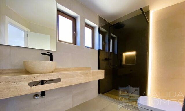 Image No.13-3 Bed Villa for sale