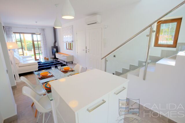 Image No.6-3 Bed Villa for sale