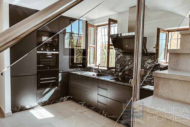 Image No.8-3 Bed Villa for sale