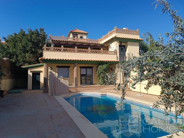 Image No.1-7 Bed Villa for sale