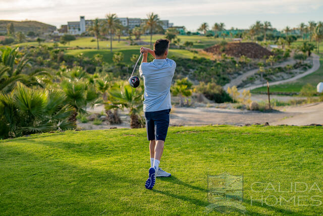 Image No.12-3 Bed Property for sale