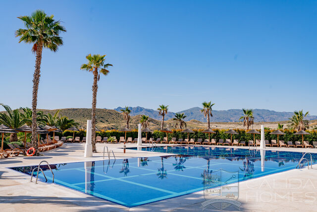 Image No.13-3 Bed Property for sale