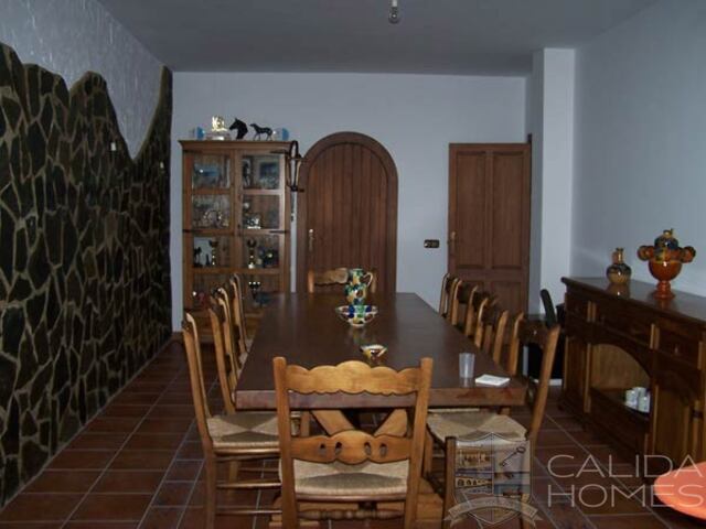 Image No.11-5 Bed Villa for sale