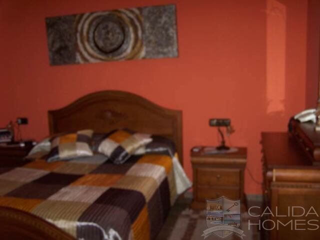 Image No.15-5 Bed Villa for sale