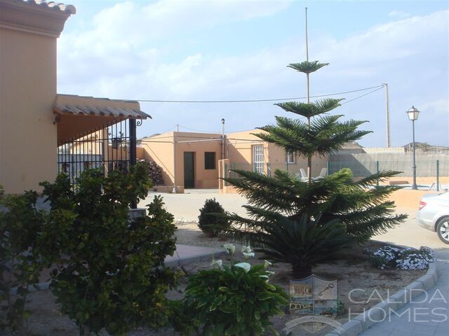 Image No.3-5 Bed Villa for sale