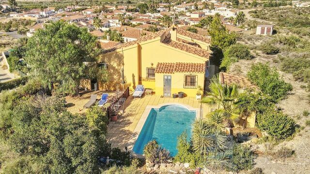 Image No.1-3 Bed Villa for sale