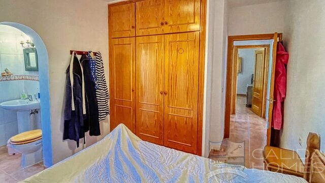 Image No.12-3 Bed Villa for sale