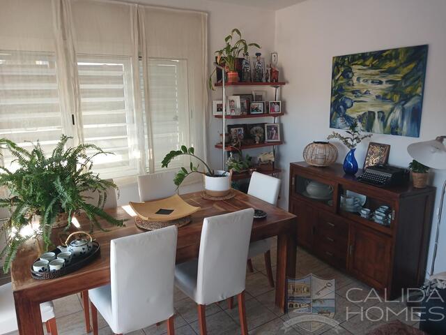 Image No.12-4 Bed Villa for sale