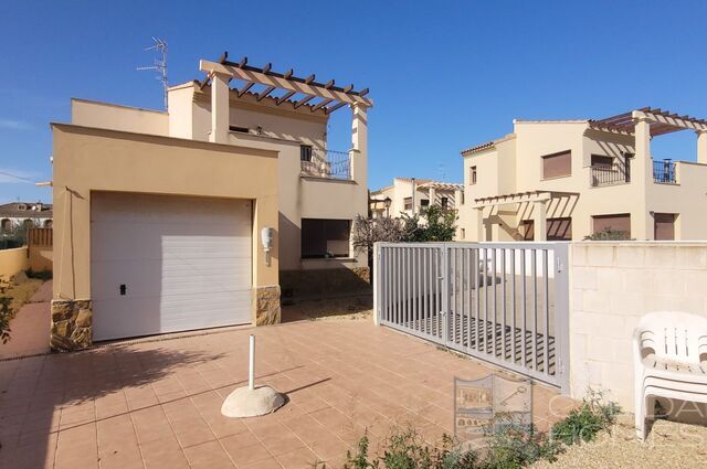 Image No.1-3 Bed Villa for sale