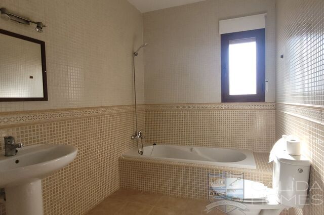 Image No.14-3 Bed Villa for sale