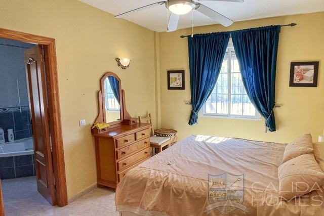 Image No.14-3 Bed Villa for sale